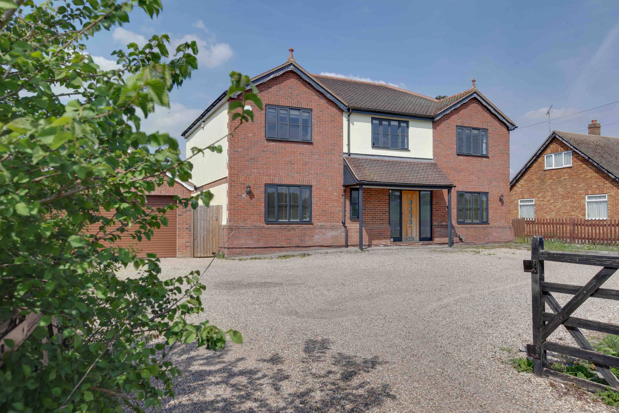 Why Harlow Is the UK’s Hottest Relocation Destination for Contractors and Professionals