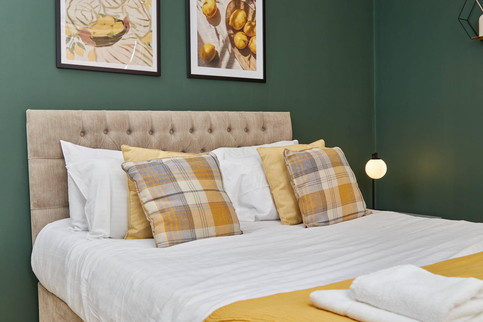 Why Leeds is the Perfect Base for Contractors, Corporate & Insurance Guests