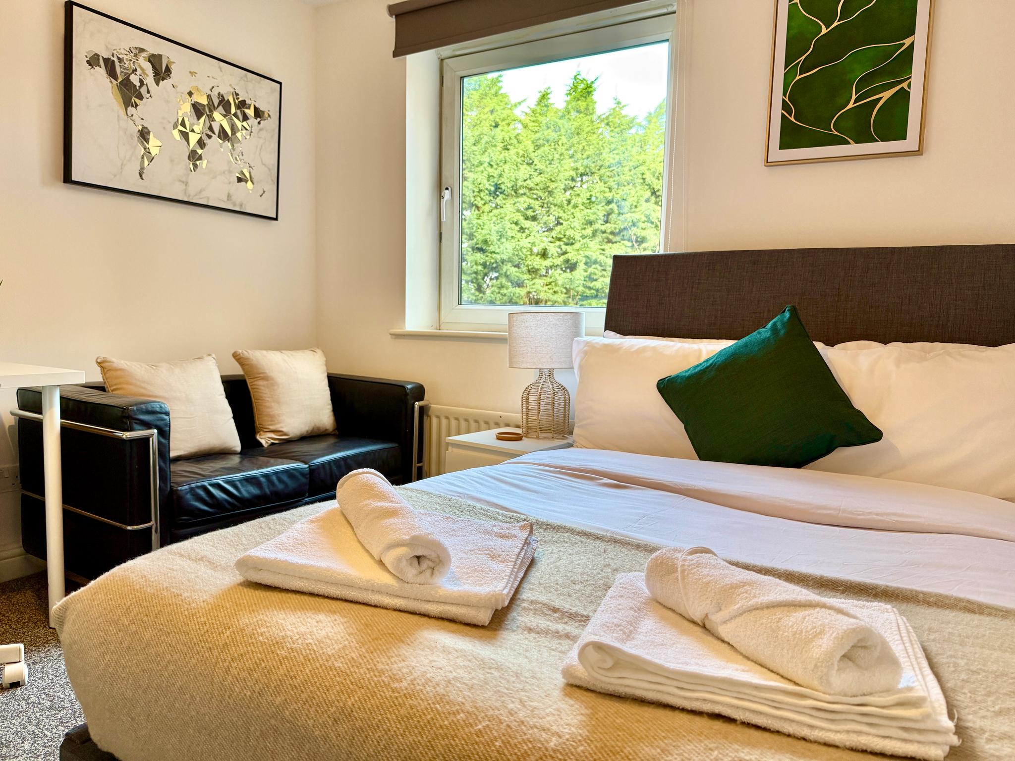 Comfortable 2 Bed Flat Free Private Parking4